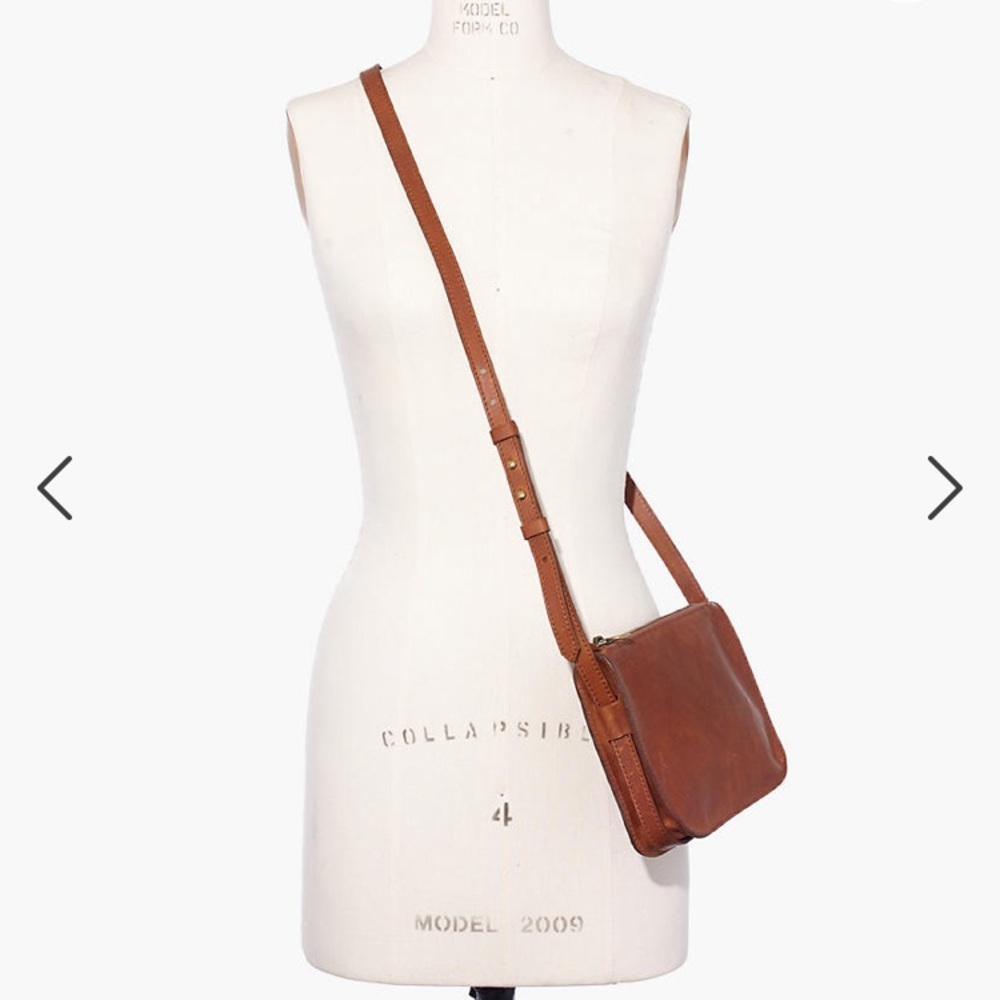 Madewell The Simple Crossbody Bag in English Saddle Brown Leather